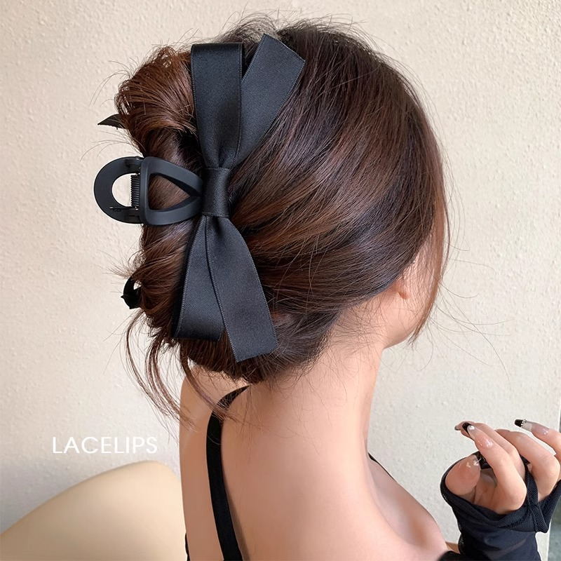 Retro satin bow hair clip, a high-end spring and summer hair accessory with a Chinese style, double-sided black bow grab clip, large size full figure