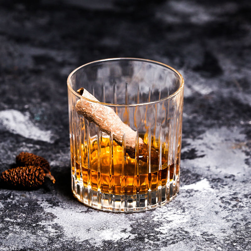 INS European-style crystal glass cups, whisky glasses, foreign wine glasses, spirits cups, tea cups, bar wholesale with logo printing full figure
