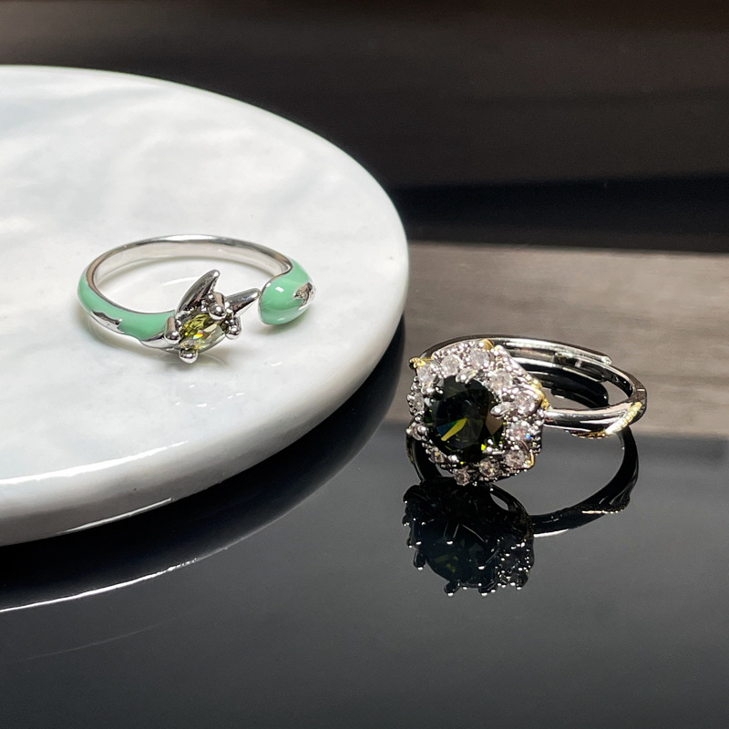 Cross-border retro light luxury olive green zircon open ring for women's Instagram cold style texture geometric sweet cool index finger ring Specification drawing