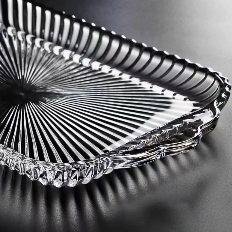 European-style crystal glass rectangular tray, fruit plate, creative engraved coffee table, water cup plate, fruit plate and dried fruit plate Application Scenario