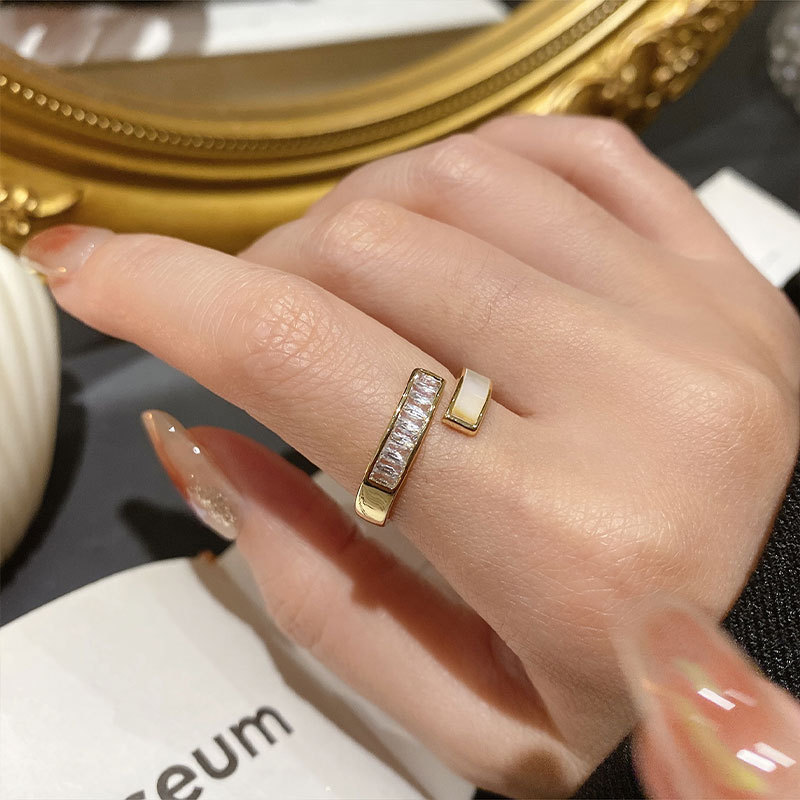 Korean drip glaze, a niche design, light luxury gold, high-end open ring, a retro female Internet celebrity, a personalized and versatile ring full figure