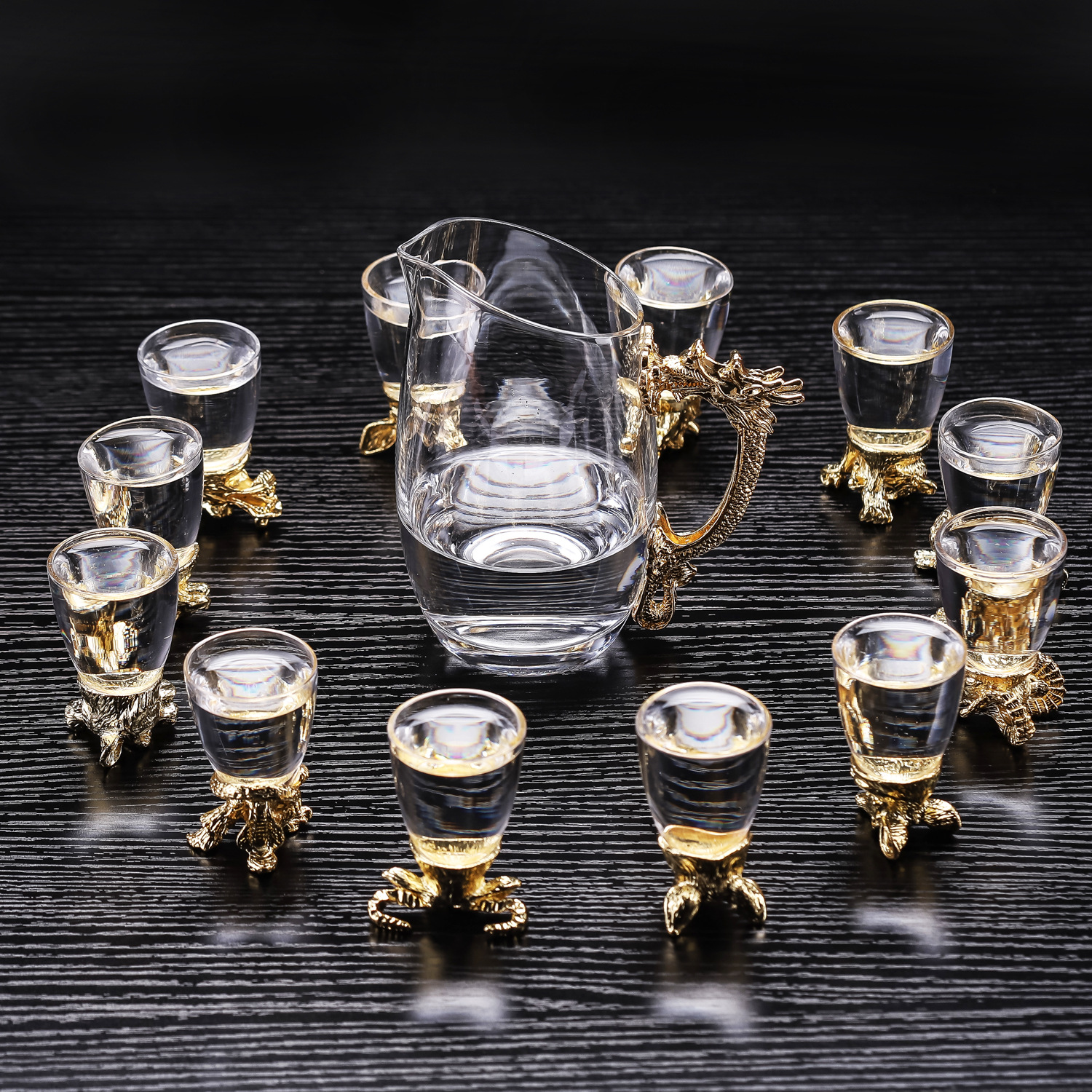 Chinese-style creative transparent glass cups, one-sip cups for Baijiu and spirits, foreign wine glasses, and a set of twelve zodiac wine sets Item Picture