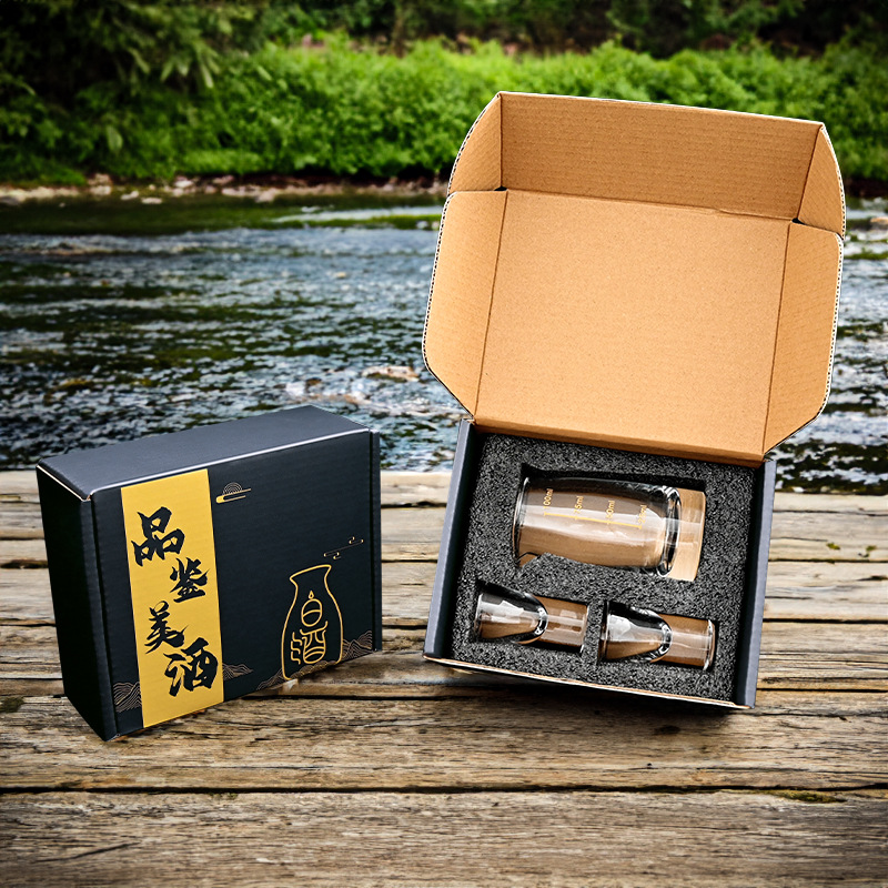 White spirit cup and wine set gift box, household bullet small wine cup white spirit dispenser set with graduated pot gift wholesale Application Scenario