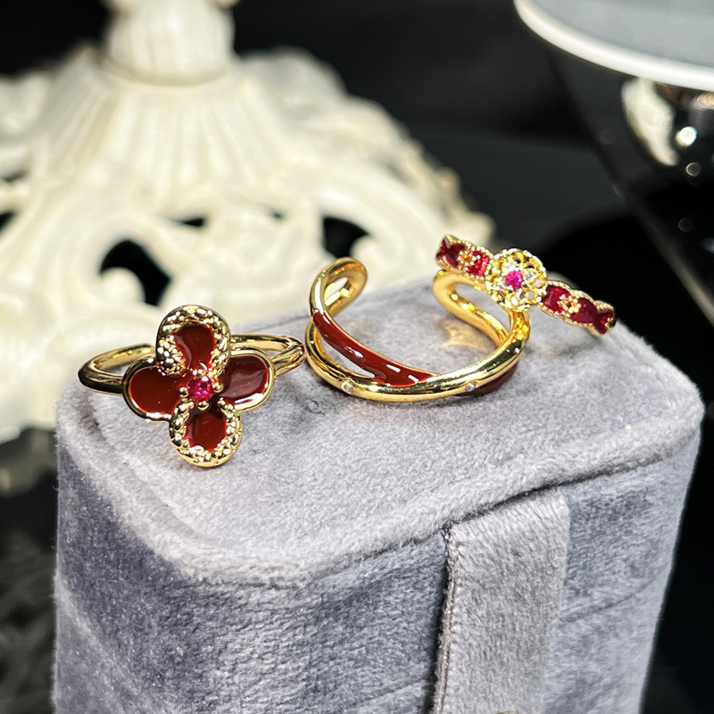 A new type of sweet flower drip glaze ring from Europe and America, a red Ankela women's index ring with a fashionable and high-end look full figure