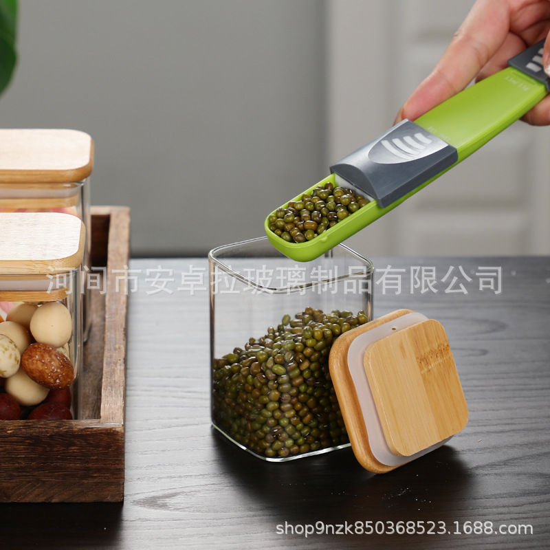 Cross-border bestseller glass seasoning jar with measuring spoon 210ml/7oz set, salt jar, sugar jar, pepper powder storage jar Application Scenario