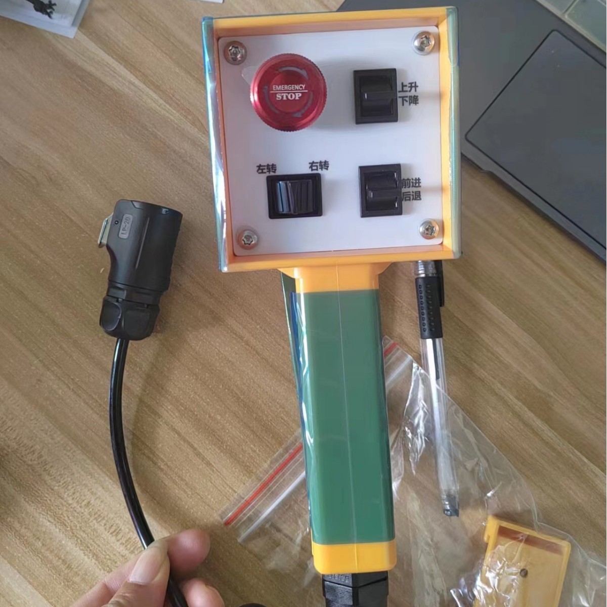 The AGV material handling equipment control handle, handheld end handle, switch box, enable switch, operation handle with analog quantity Application Scenario