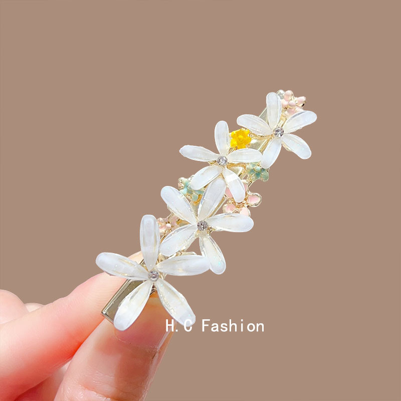 French gentle and retro pink crystal flower duckbill clip, a niche design with a high-end and elegant side clipped hair clip details Picture