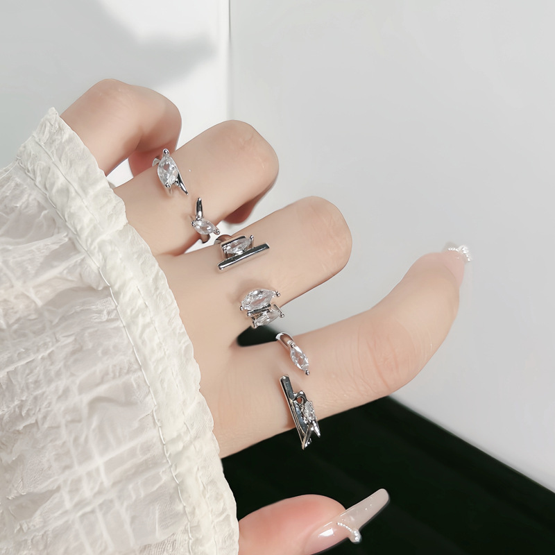 A simple and cold style zircon light luxury open ring for women's ins, with a sense of sophistication and elegance, and a fashionable index finger ring full figure