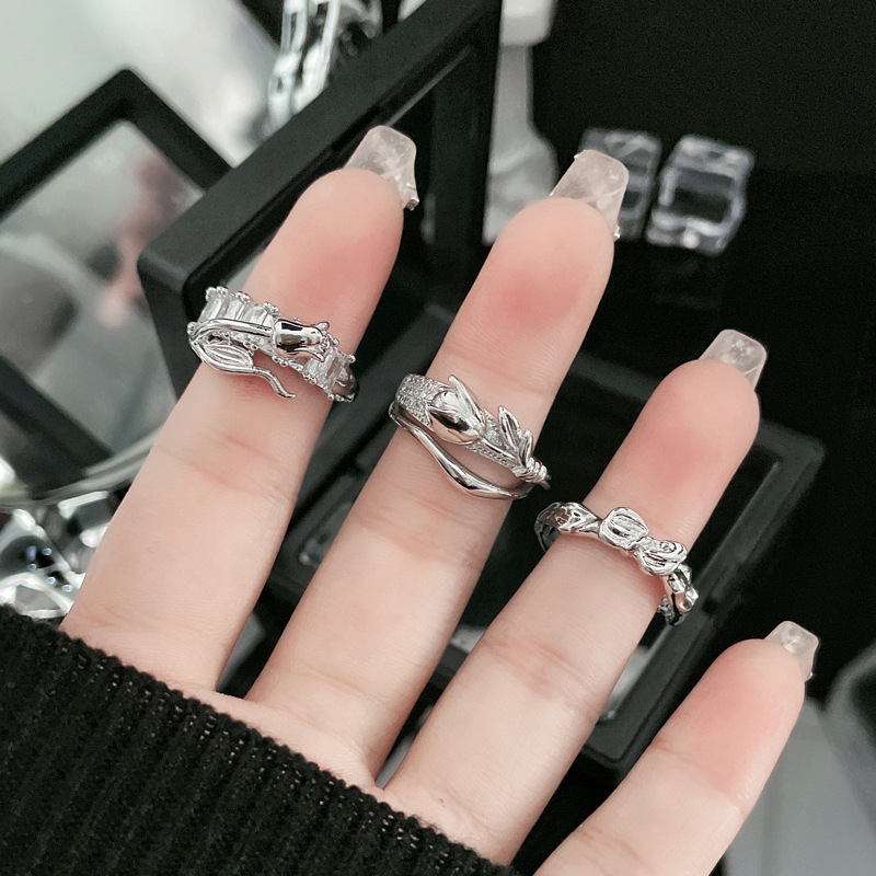 A high-end, light luxury, French-style rose flower micro-inlaid ring for women on Instagram, with a cold style and a niche adjustable ring Specification drawing