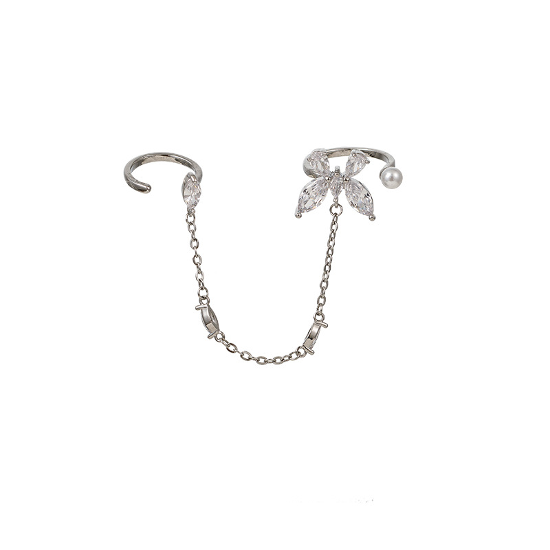 Zircon butterfly chain ring with two fingers integrated, featuring an ins unique and niche design. The opening is adjustable for the index finger ring Item Picture