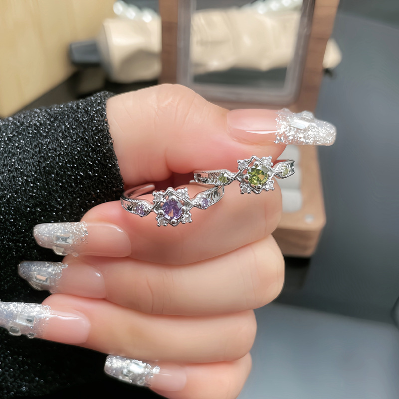 A new exquisite retro olive green zircon open ring with a cold style, a sweet and cool purple diamond niche ring for women in the court style full figure