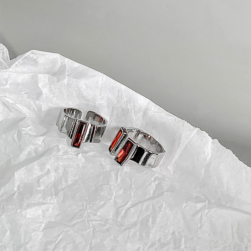 Red zircon open niche ring for women, dark on Instagram, androgynous style, unique couple rings for men and women Application Scenario