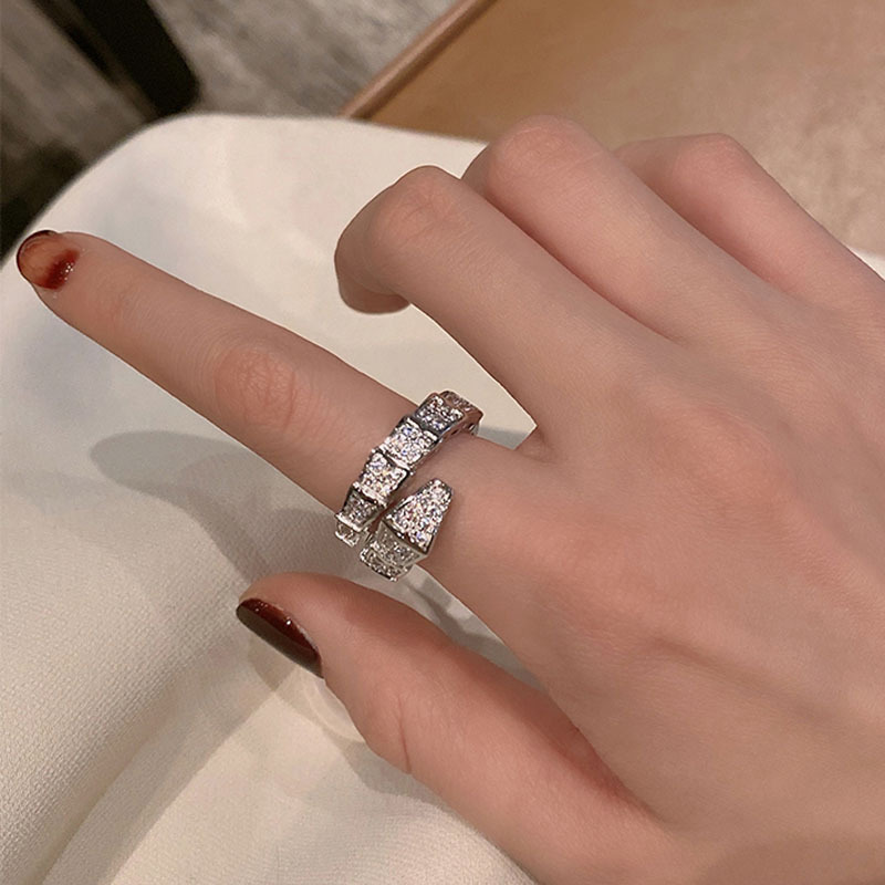 This is a light luxury and high-end ring with a unique and exquisite design for women. It is a trendy index finger ring that has become a social media sensation. It is fashionable and individual, and has a trendy opening ring on Instagram details Picture