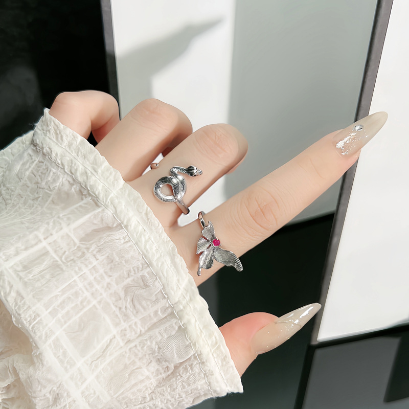 New Chinese-style retro brushed snake-shaped butterfly simple opening ring, a cold and stylish, niche and versatile index finger ring for women details Picture