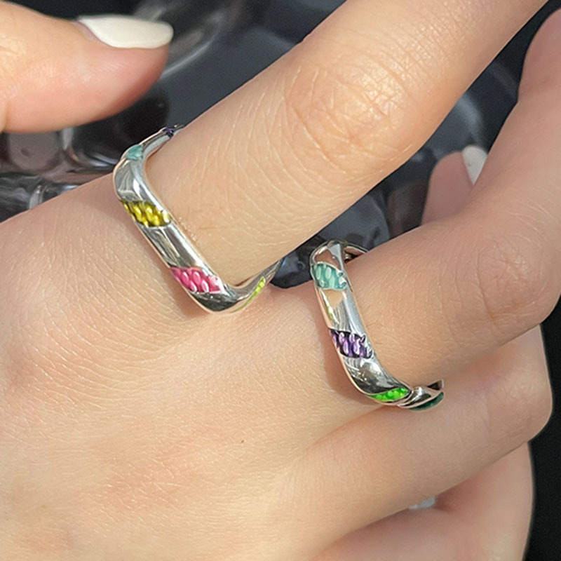 A retro, simple geometric square colored drip glaze ring for women with an InS-style niche design and a unique personality. A new trend details Picture