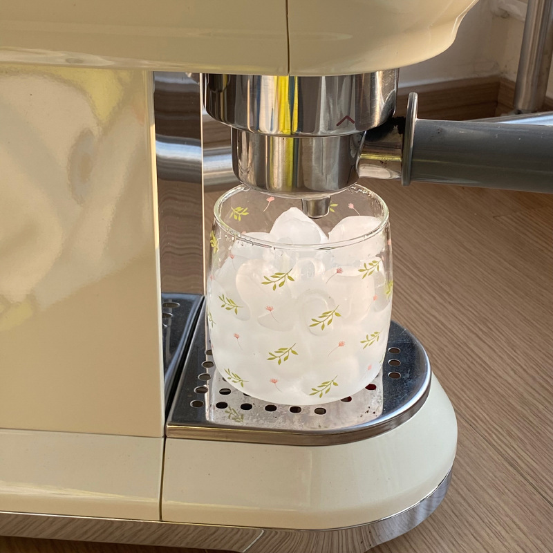 Manmang made a summer Instagram small floral glass cup, a niche retro flower juice drink, a glass water cup and a cold drink Application Scenario