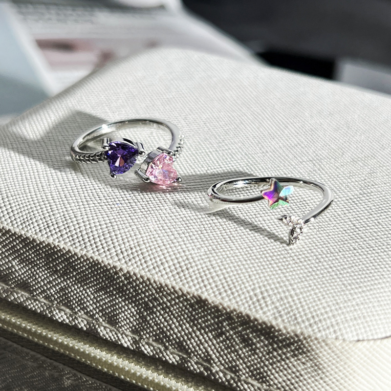 A sweet double heart pink and purple zircon open ring with a female star fish tail, exquisitely stacked, is a trendy and fashionable index finger ring Application Scenario