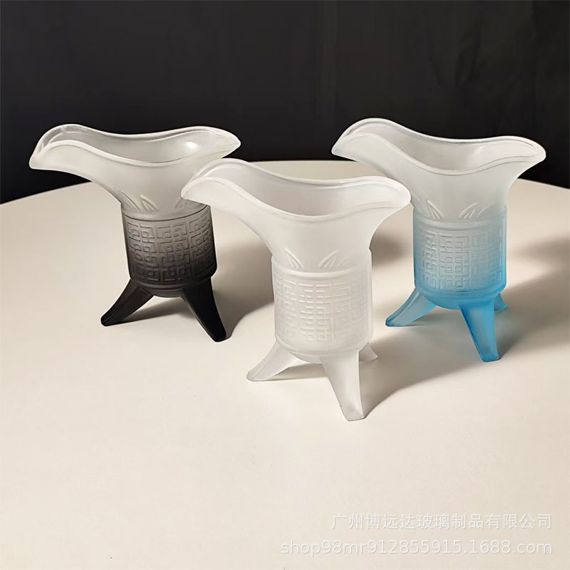 Ancient emperor wine cups, frosted gradient green emperor cups, creative antique goblet cups, glass water cups, latte coffee cups details Picture