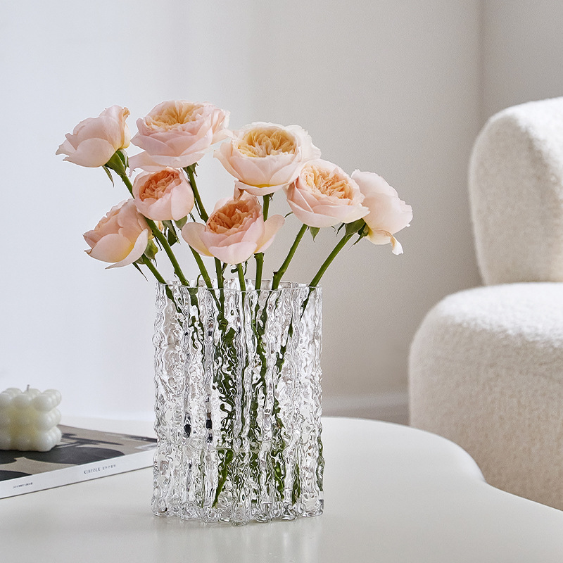 Ins-style living room flower arrangement, light luxury, transparent water-grown glass ornaments, high-end feel, glacier vase style, light luxury full figure