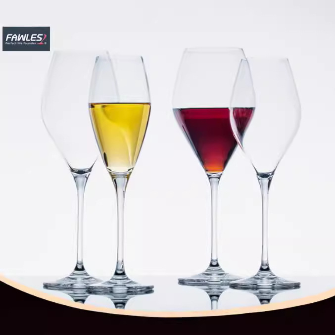 One-piece formed crystal glass wine glass set, European household highball glass, champagne glass, wine sparkling glass full figure