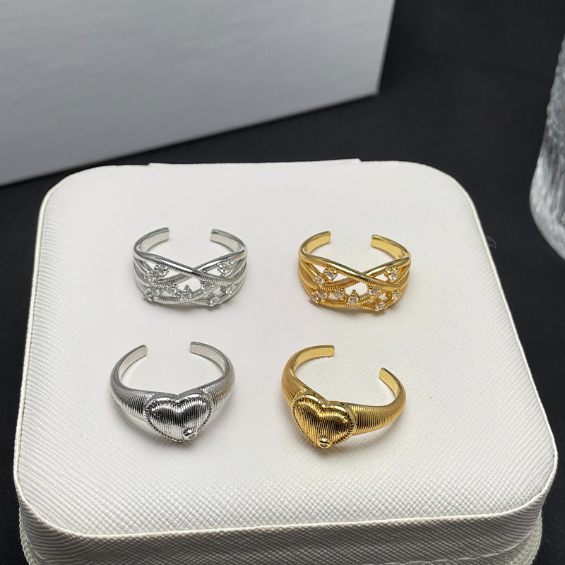 A mid-style brushed, wound and woven heart-shaped exquisite opening ring for women, a retro and cold style, a unique and niche index finger ring Application Scenario