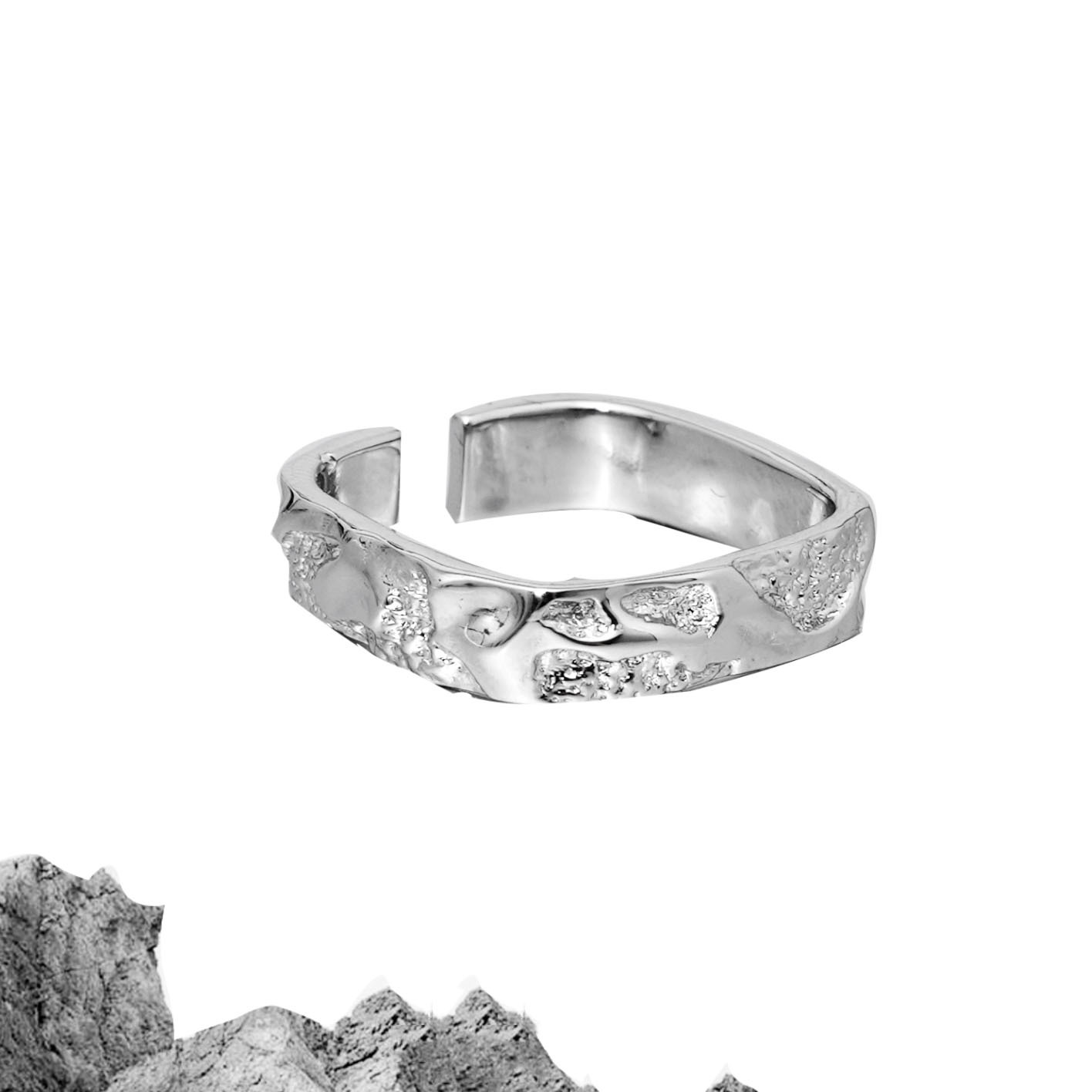 This is a niche design with a high-end texture and a versatile personality. It's an open ring for women on Instagram, featuring a cold style, light luxury and trendy design Item Picture