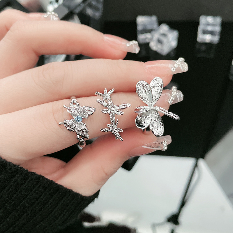 This niche design features an irregular butterfly star plain ring texture and a fashionable open ring. It's a simple, versatile and personalized ring for women Specification drawing