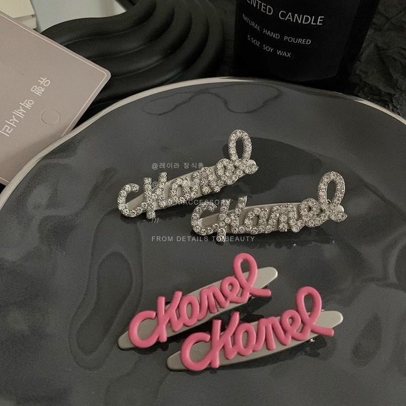 Xiaoxiangfeng water Diamond English letter hair clip, women's ins side clip, high-end hair accessory, metal bangs clip, duckbill clip Specification drawing