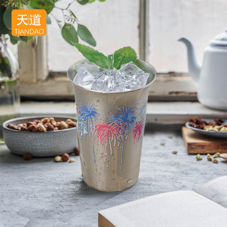 Japanese chilled color-changing wine glasses, maple, cherry blossom, fireworks, sake, white spirit, stainless steel wine glasses and sets Application Scenario