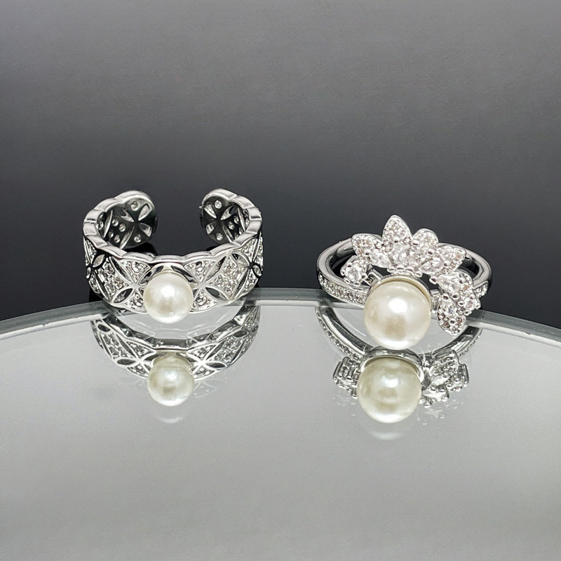 New French gentle and elegant pearl open ring, a fashionable and niche design ring with geometric hollowed-out female flowers Specification drawing
