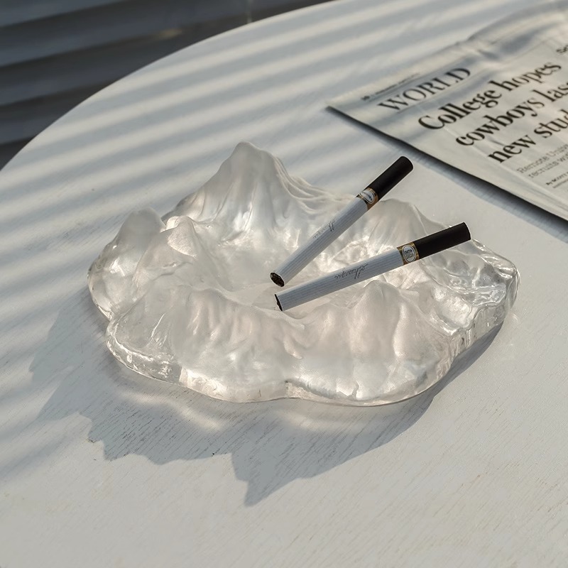 Nordic iceberg glass ashtray, home creative and trendy decorative item, ashtray, Snow mountain cigar tray, living room decoration Specification drawing