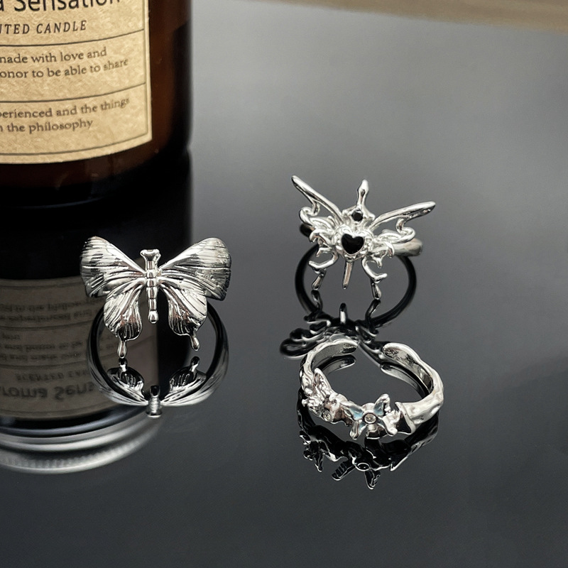 A cold and elegant plain ring with a brushed irregular butterfly opening, a simple and niche ring for women, exuding a sense of light luxury and sophistication Application Scenario