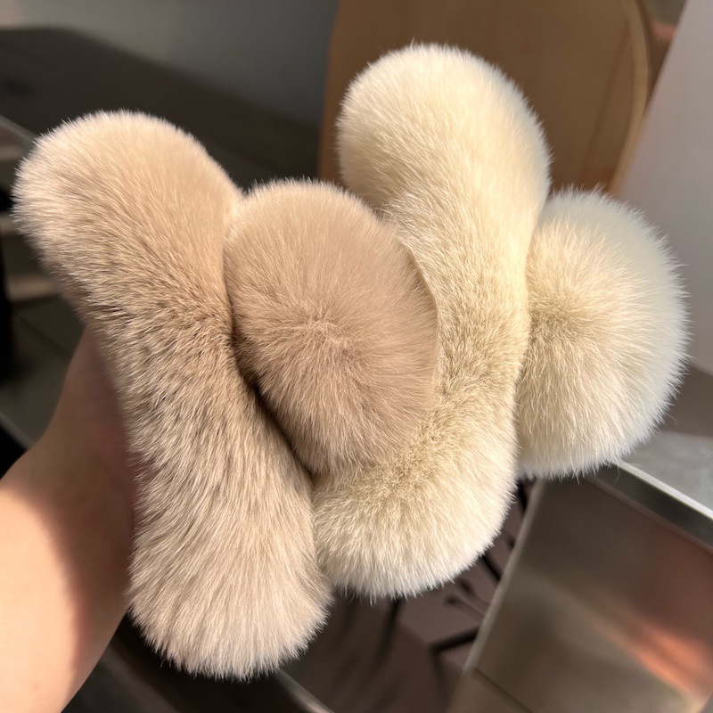 Korean genuine mink rabbit hair clips, women's hair accessories, high-end shark clips, plush updo hair clips, oversized fur hair clips details Picture