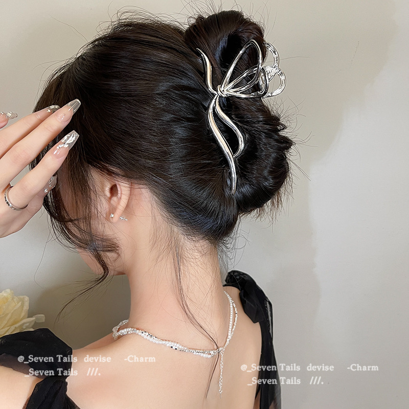 Cold and elegant butterfly metal grabber for women, large and stylish shark clip 2025 new style, trendy back hairpin full figure