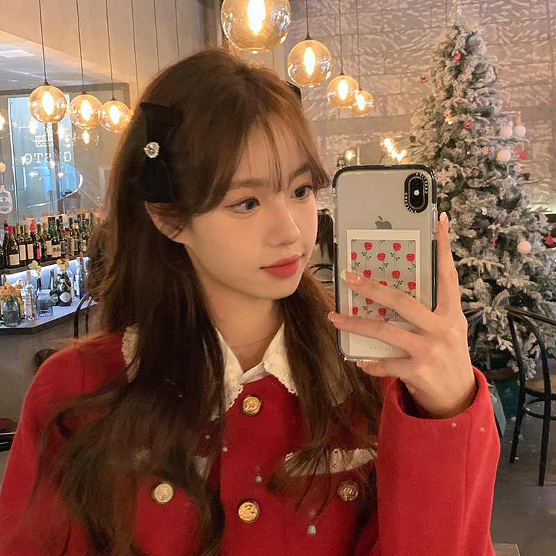A chaebol heiress's New Year velvet black bow hair clip, elegant velvet heart-shaped water diamond hair clip, retro bangs clip details Picture