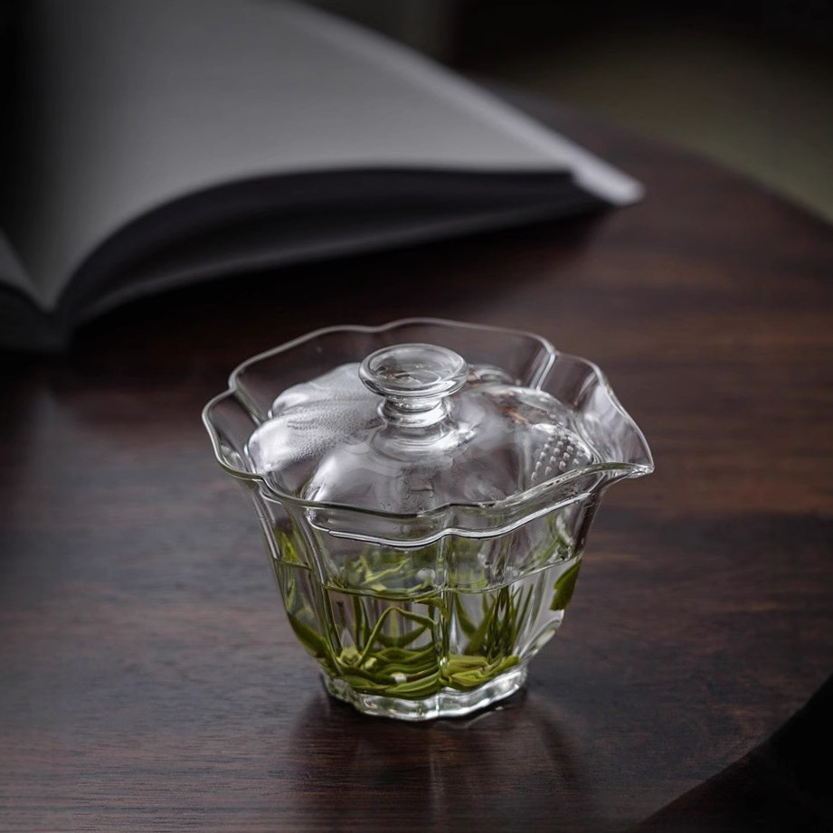 Home flower tea serving bowl, office smoky-gray high borosilicate heat-resistant transparent glass with filter holes, multi-material covered bowl details Picture