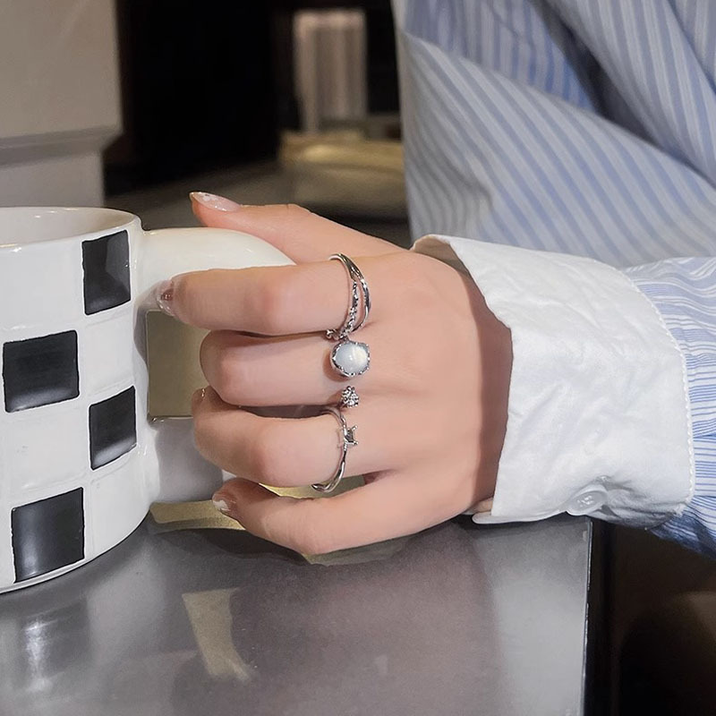 Three-piece ice-transparent cat's eye ring set, a niche design for women, with a high-end and cold style index finger ring, a fashionable and individual ring Application Scenario
