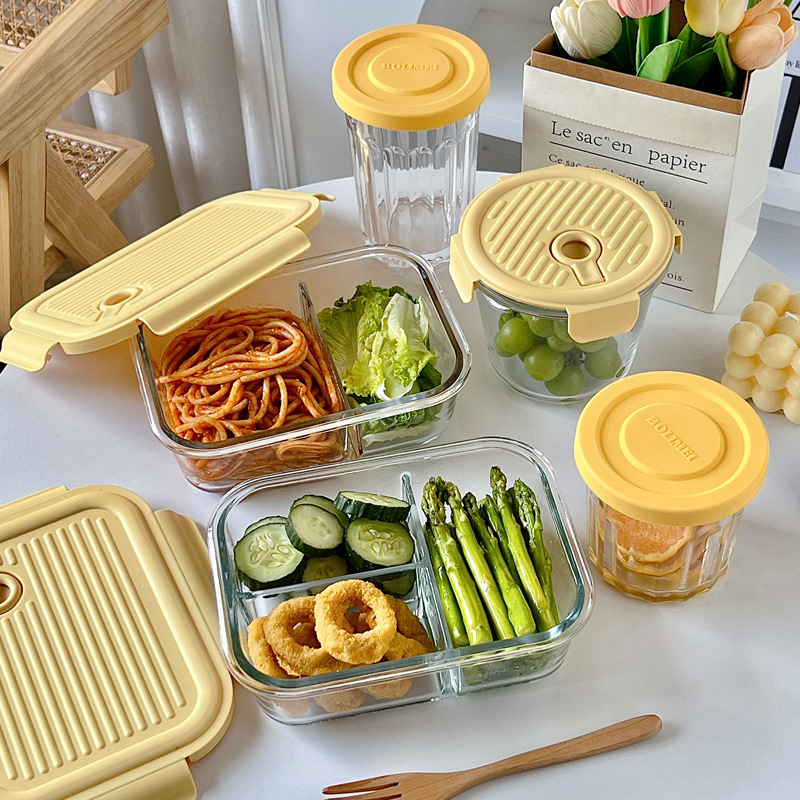 Wholesale of InS-style high borosilicate glass lunch boxes with pull rings, microwave oven dividers, rice bento boxes, and fresh-keeping bowls with meals Application Scenario