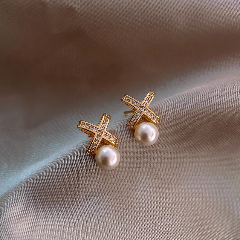 Xuhui brand exquisite and light luxury copper plated with real gold, zirconia 925 silver needle crossed freshwater pearl stud earrings, fashionable and elegant full figure