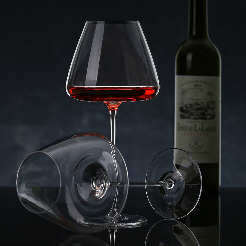 High-end large-capacity high-end red wine glass, Bordeaux highball glass set, Burgundy transparent glass red wine glass gift box set Application Scenario