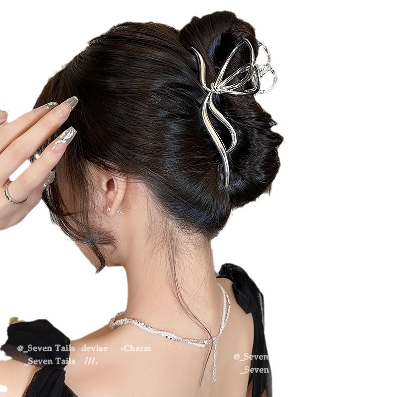 Cold and elegant butterfly metal grabber for women, large and stylish shark clip 2025 new style, trendy back hairpin Item Picture