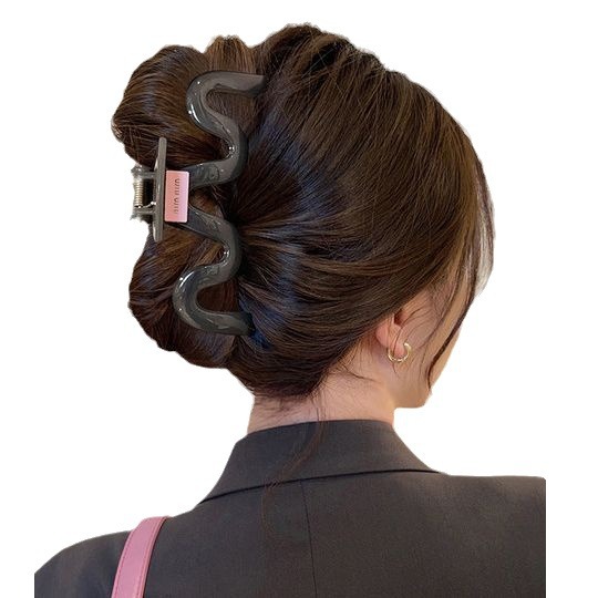Enlarged size ~ A new Spring/Summer 2025 ins minimalist shark clip hair accessory for women with thick hair Item Picture