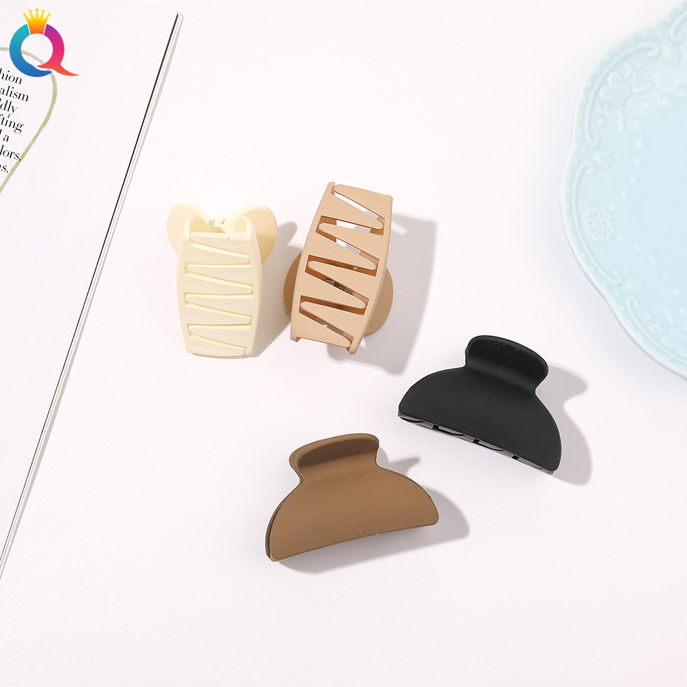 Wholesale of Qiyue Amazon cross-border frosted hair clips, small semi-circular hair clips, simple shark clips and hair accessories Specification drawing