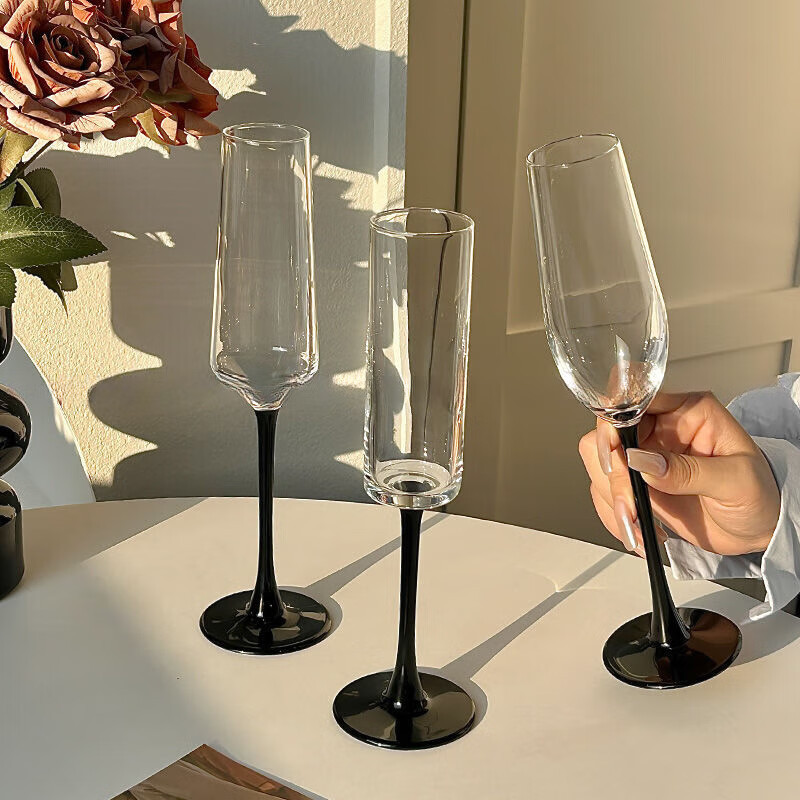 Household red stem high-footed champagne glass, high appearance level, black stem sparkling sweet wine glass, high-end wine glass cocktail glass Specification drawing