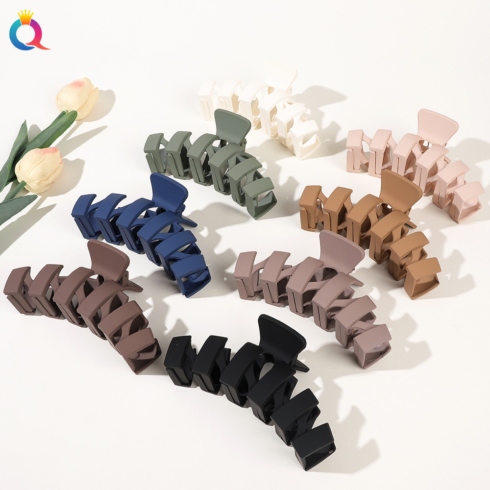 Qiyue Cross-border Simple and retro plastic hair clips, fashionable large shark clips, back of the head, updo hair clips, and headwear wholesale details Picture