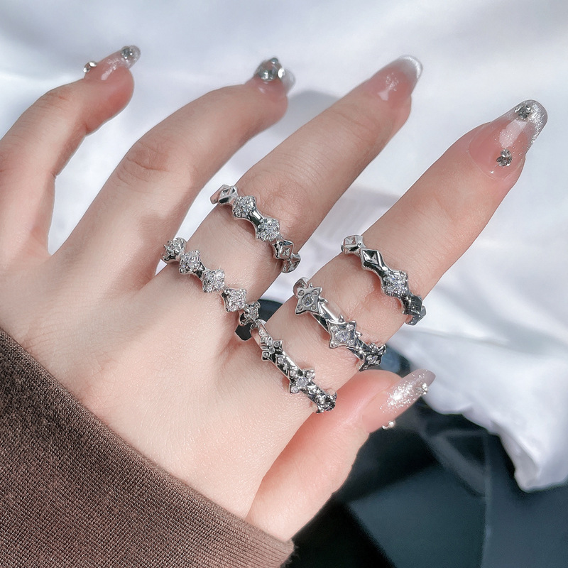 A niche design, simple geometric, irregular texture, open ring for women, light luxury, individual, versatile and exquisite index finger ring Specification drawing