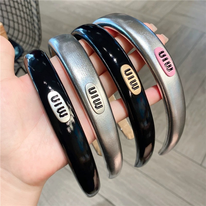 High-end, light luxury hair band, sponge, glossy, versatile headband, high top of the head, face-washing, elegant, hair-pressing, ladies' letter headwear full figure