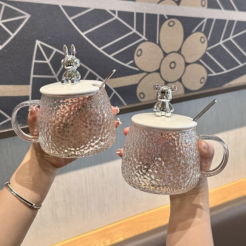 New high-appearation-level bear water cups with LIDS, heat-resistant glass cups, and coffee cups for girls' offices are available for one-piece delivery Application Scenario