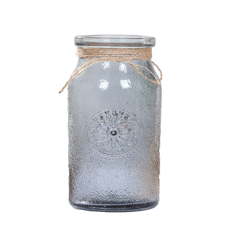 We offer a complete range of creative European-style sunflower glass vases in various specifications. We are a wholesale manufacturer for home desktop vases and dry vases Item Picture