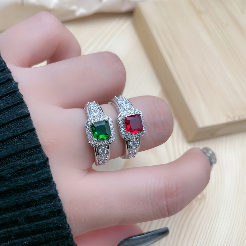 Xiaohongshu recommends a fashionable and versatile European and American cross-border ring that imitates emerald-inlaid open ring gemstones Specification drawing